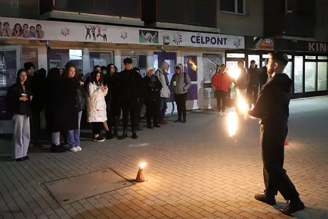 a Vörösmarty lakótelep „főtere” 2022 januárjában, a Részvétel Hete eseményén